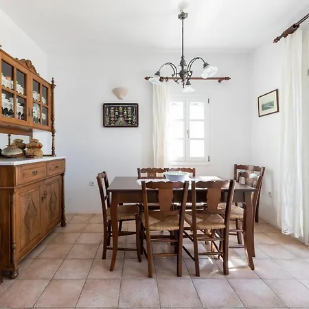 Paros Seafront Casa Alena דירה *